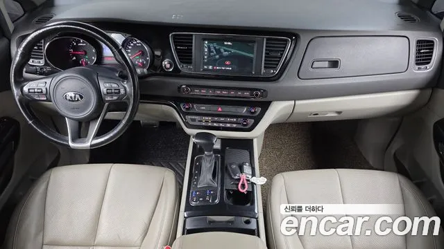 Kia Carnival 2017 thumb 7