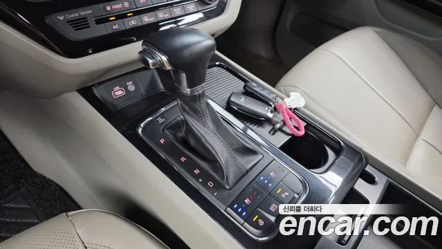 Kia Carnival 2017 thumb 9