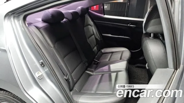 Hyundai Avante 2015 thumb 11