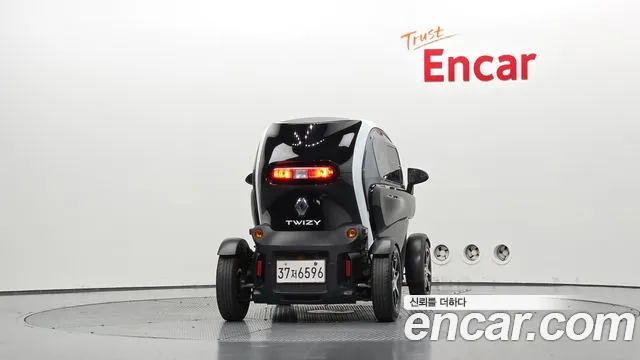 Renault-KoreaSamsung Twizy 2018 thumb 3