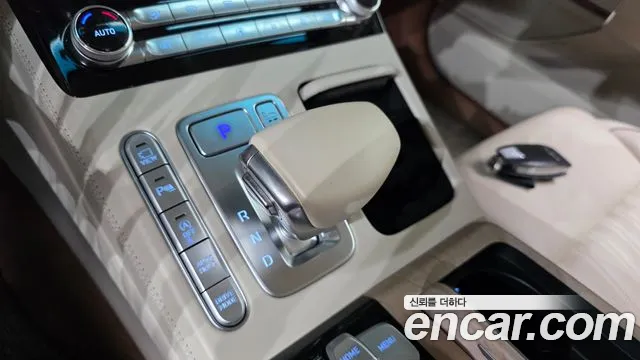Genesis G90 2019 thumb 8