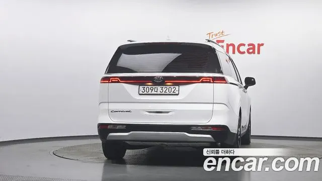 Kia Carnival 2020 thumb 4