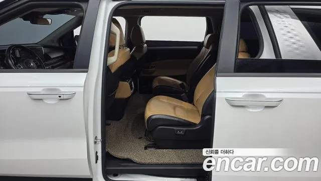 Kia Carnival 2020 thumb 11
