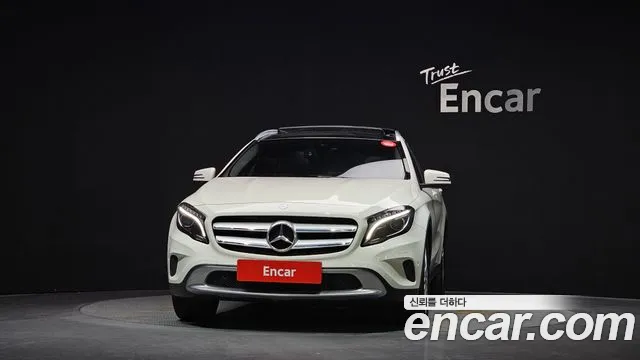 Mercedes-Benz GLA 2015 thumb 3