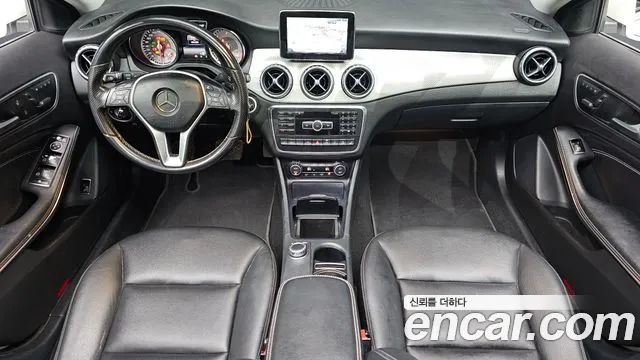 Mercedes-Benz GLA 2015 thumb 7