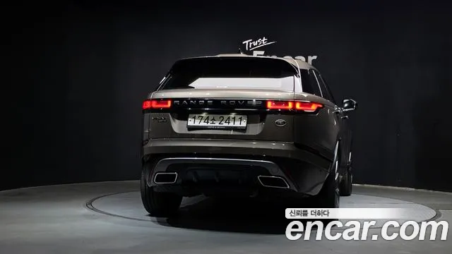 Land Rover Range Rover Velar 2018 thumb 4