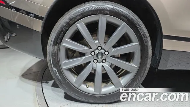 Land Rover Range Rover Velar 2018 thumb 5