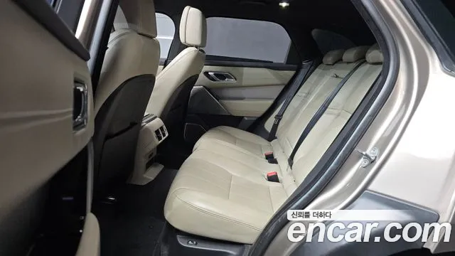 Land Rover Range Rover Velar 2018 thumb 12