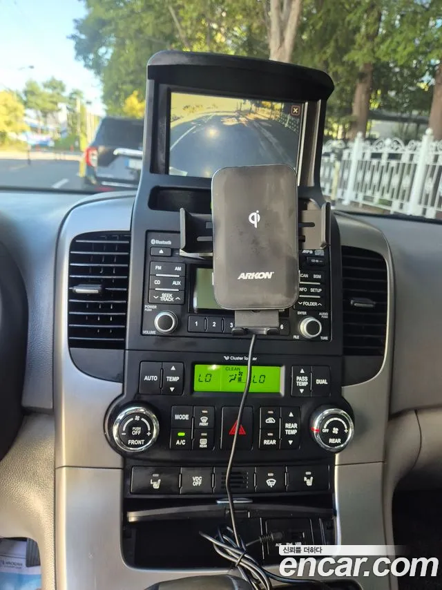 Kia Carnival 2013 thumb 11