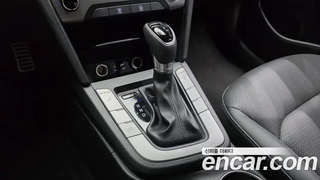 Hyundai Avante 2017 thumb 9
