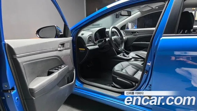 Hyundai Avante 2017 thumb 10