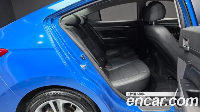 Hyundai Avante 2017 thumb 11