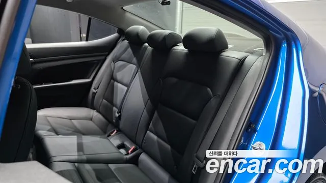 Hyundai Avante 2017 thumb 12