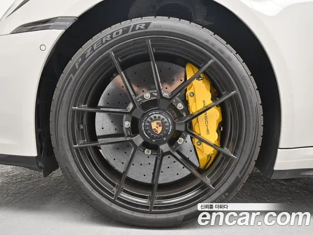 Porsche 911 2025 thumb 5