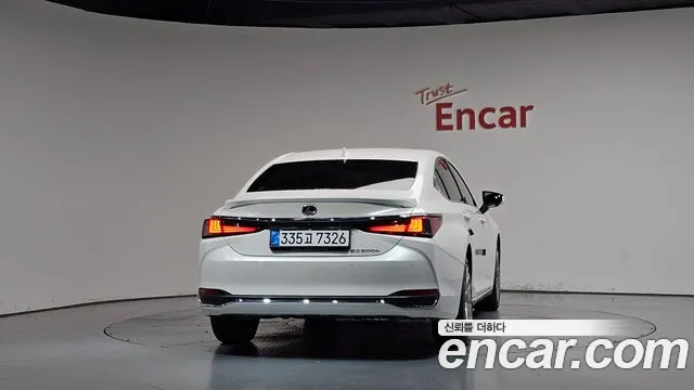 Lexus ES 2024 thumb 4