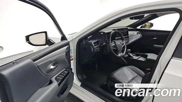 Lexus ES 2024 thumb 10