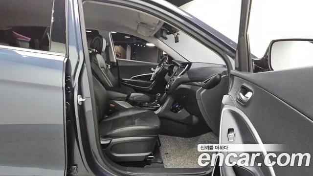 Hyundai Santa Fe 2018 thumb 11
