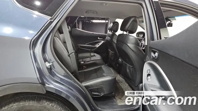 Hyundai Santa Fe 2018 thumb 12