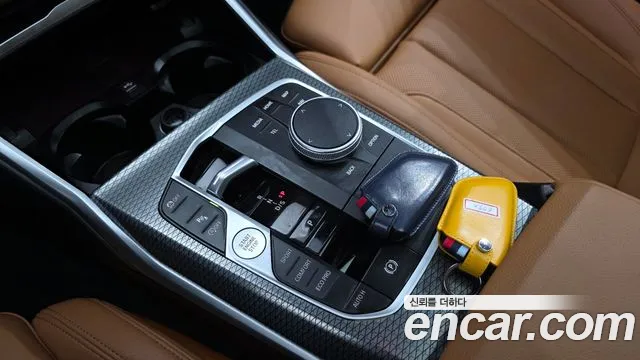 BMW 3-Series 2022 thumb 8