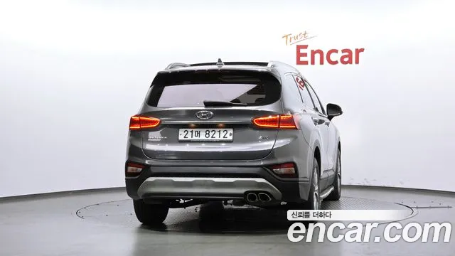 Hyundai Santa Fe 2019 thumb 4