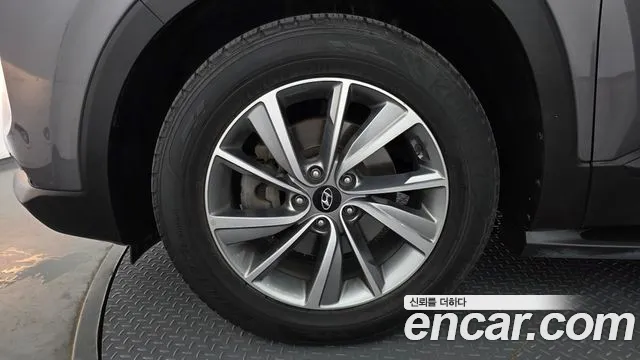 Hyundai Santa Fe 2019 thumb 5