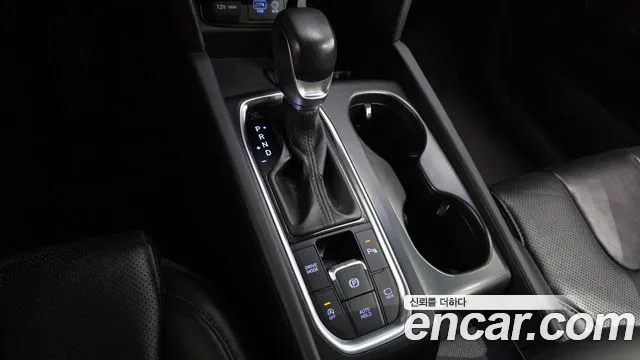 Hyundai Santa Fe 2019 thumb 9