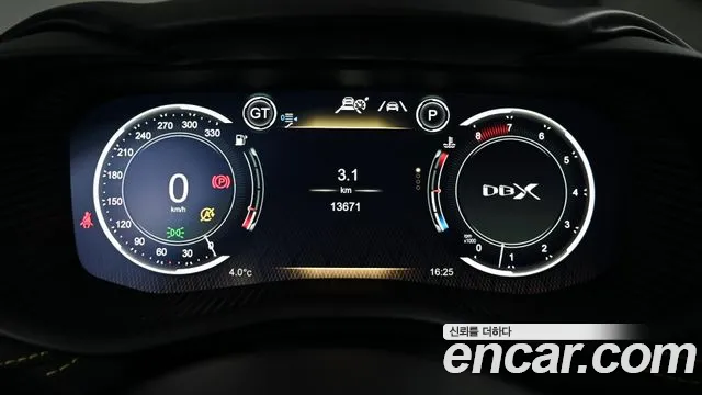Astonmartin DBX 2023 thumb 8