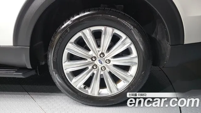 Ford Explorer 2020 thumb 5