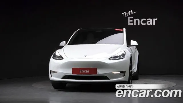 Tesla Model Y 2021 thumb 2