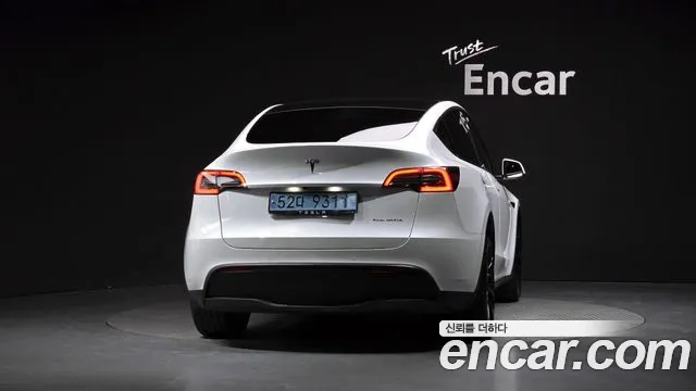 Tesla Model Y 2021 thumb 3