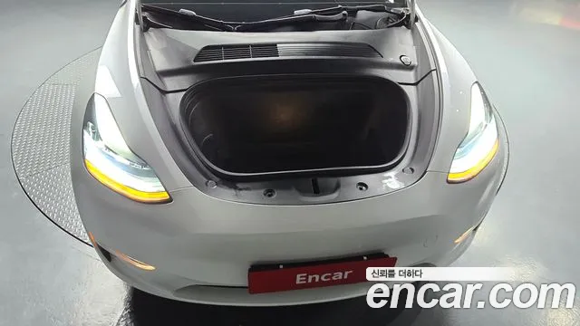 Tesla Model Y 2021 thumb 5