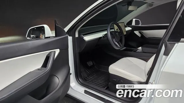Tesla Model Y 2021 thumb 9