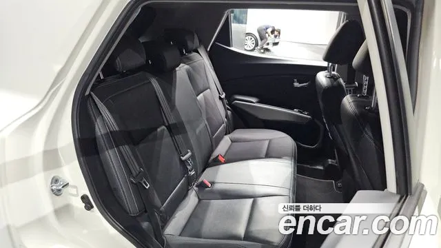 KG_Mobility_Ssangyong TIBOLI 2015 thumb 11