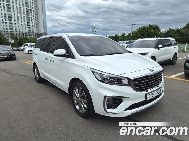 Kia Carnival 2018 thumb 3