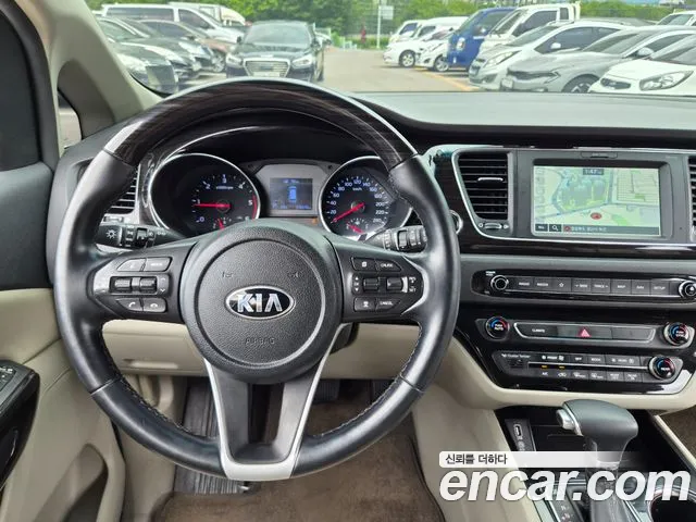 Kia Carnival 2018 thumb 9