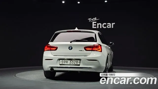 BMW 1-Series 2017 thumb 4