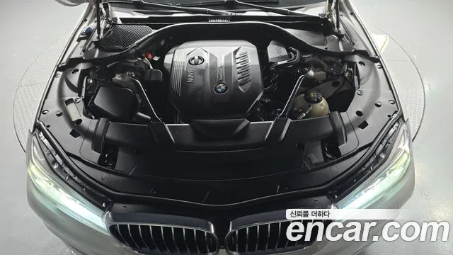 BMW 7-Series 2016 thumb 6