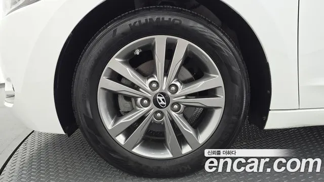 Hyundai Avante 2016 thumb 5