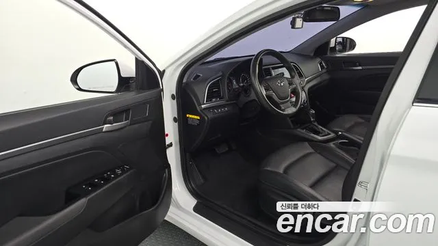 Hyundai Avante 2016 thumb 10