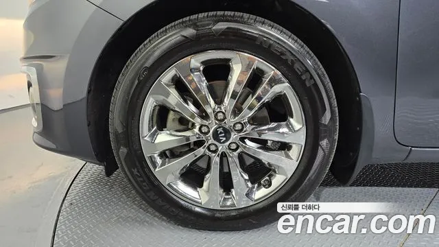 Kia Carnival 2015 thumb 5