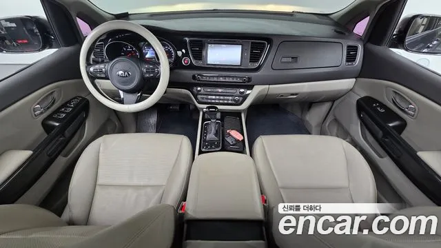 Kia Carnival 2015 thumb 7