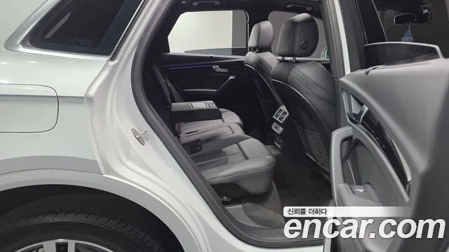 Audi Q5 2021 thumb 11