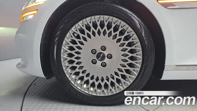 Genesis G80 2024 thumb 5