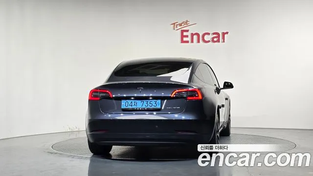 Tesla Model 3 2021 thumb 4