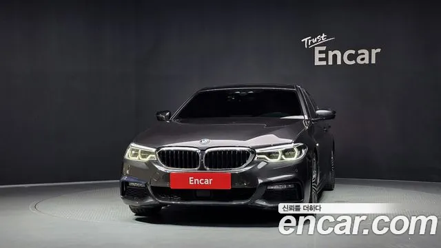 BMW 5-Series 2019 thumb 3