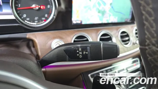 Mercedes-Benz E-Класс 2019 thumb 9
