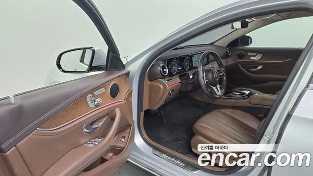 Mercedes-Benz E-Класс 2019 thumb 10