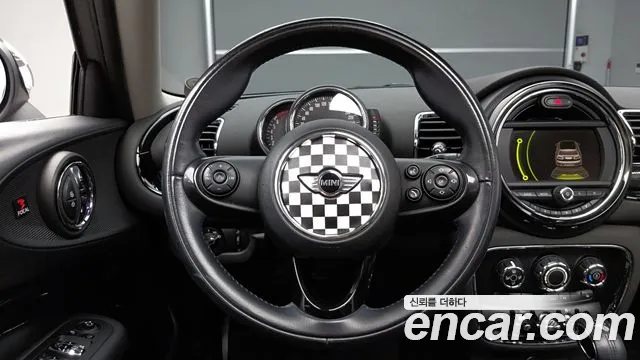 MINI Clubman 2016 thumb 9