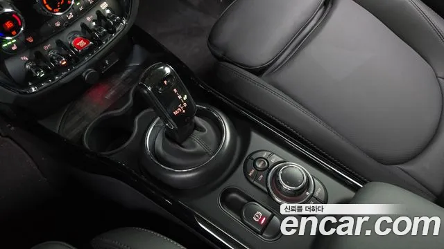 MINI Clubman 2023 thumb 9