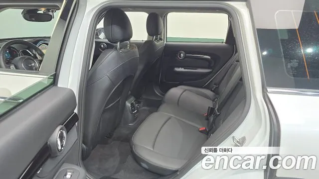 MINI Clubman 2023 thumb 11